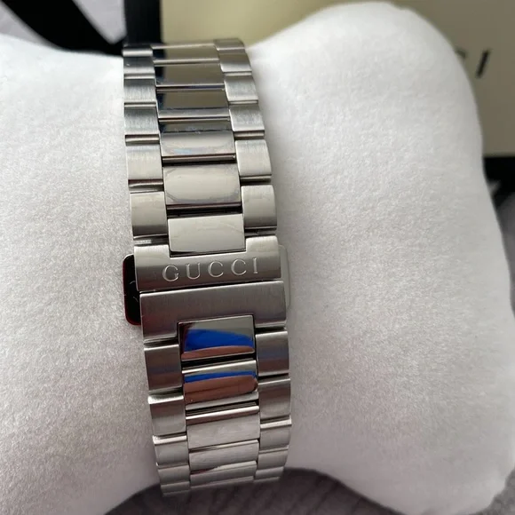 Gucci men’s G-Timeless watch